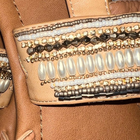 White Mountain Beaded Sandals Size 8 Gently Used Great Condition - Picture 4 of 5